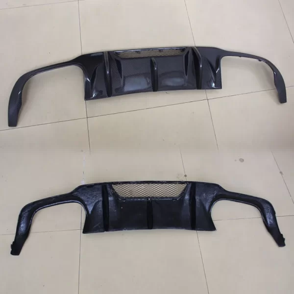Carbon Fiber Rear Lip Diffuser Spoiler With Grill for Benz C Class W204 C63 AMG 2011-2012 V Style Car Bumper - Image 4