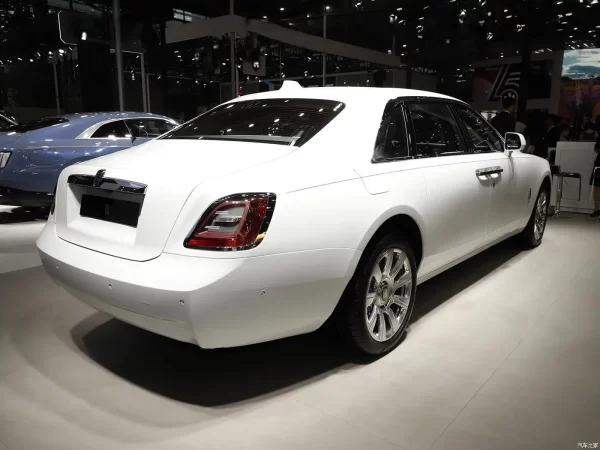 Retrofit 4th Generation Style LED Tail Lights for Rolls Royce Ghost - Image 4