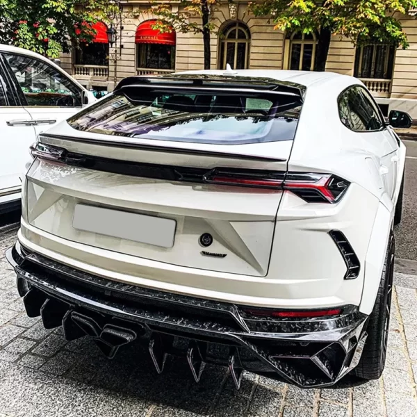 For Lamborghini Urus 4.0T Upgraded Model Body Kit Broken Cloth Pattern Front Rear Bumpers Engine Hood Fog Light Cut-outs New - Image 4