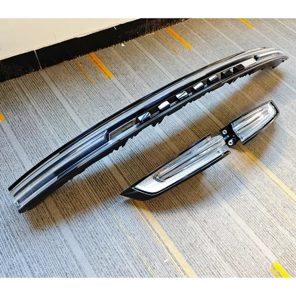 New Condition 2024 Porsche Cayenne Car Tail Lamp Modified Tailgate Light with Running Turn Signal Brake Reversing Lights - Image 2