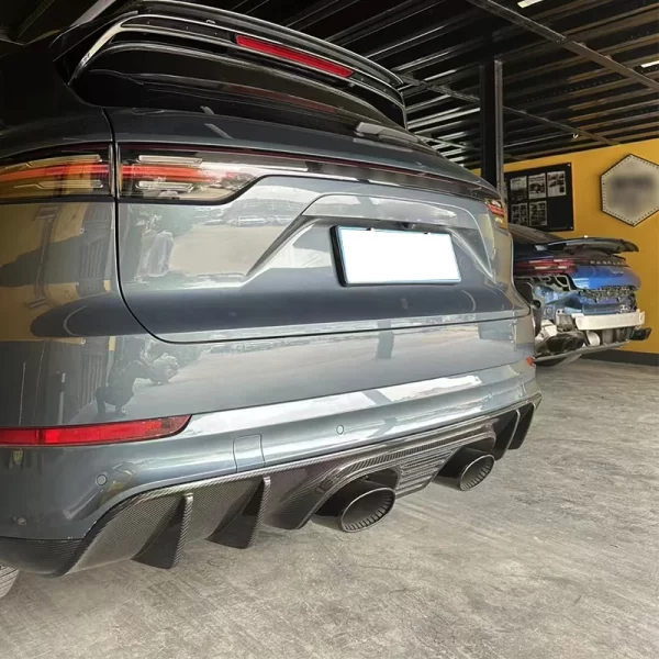 2018-2024 Porsche 9Y0 Cayenne Dry Carbon Fibre Replacement GT Rear Lip Bumper with Tailpipe New Condition Cayenne Turbo Coupe - Image 4