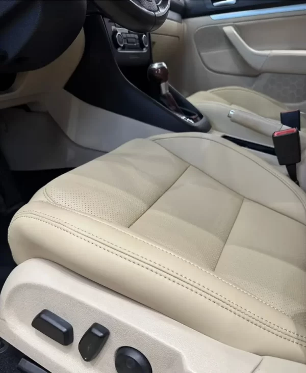 YLA Factory Fashion Luxury Leather Car Interior Accessories Car Seat Cover for Volkswagen Golf - Image 2
